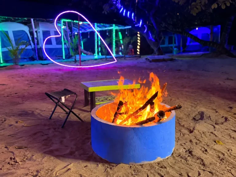 Campfire evening at Guest & Rest, Bagda Sea Beach