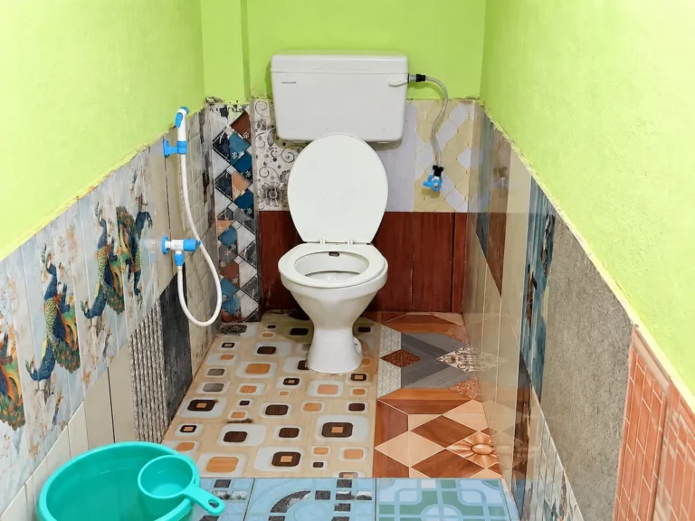 Bathroom in a room at Guest & Rest, Bagda Sea Beach